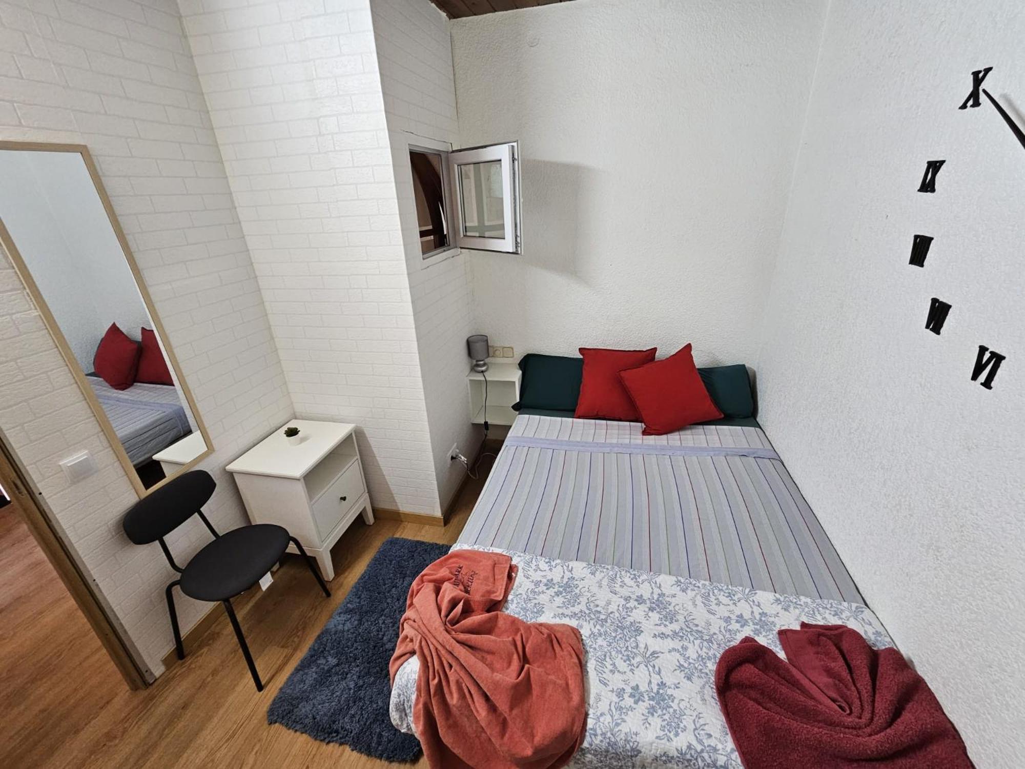 Meridiana Nino House Capsulehotel