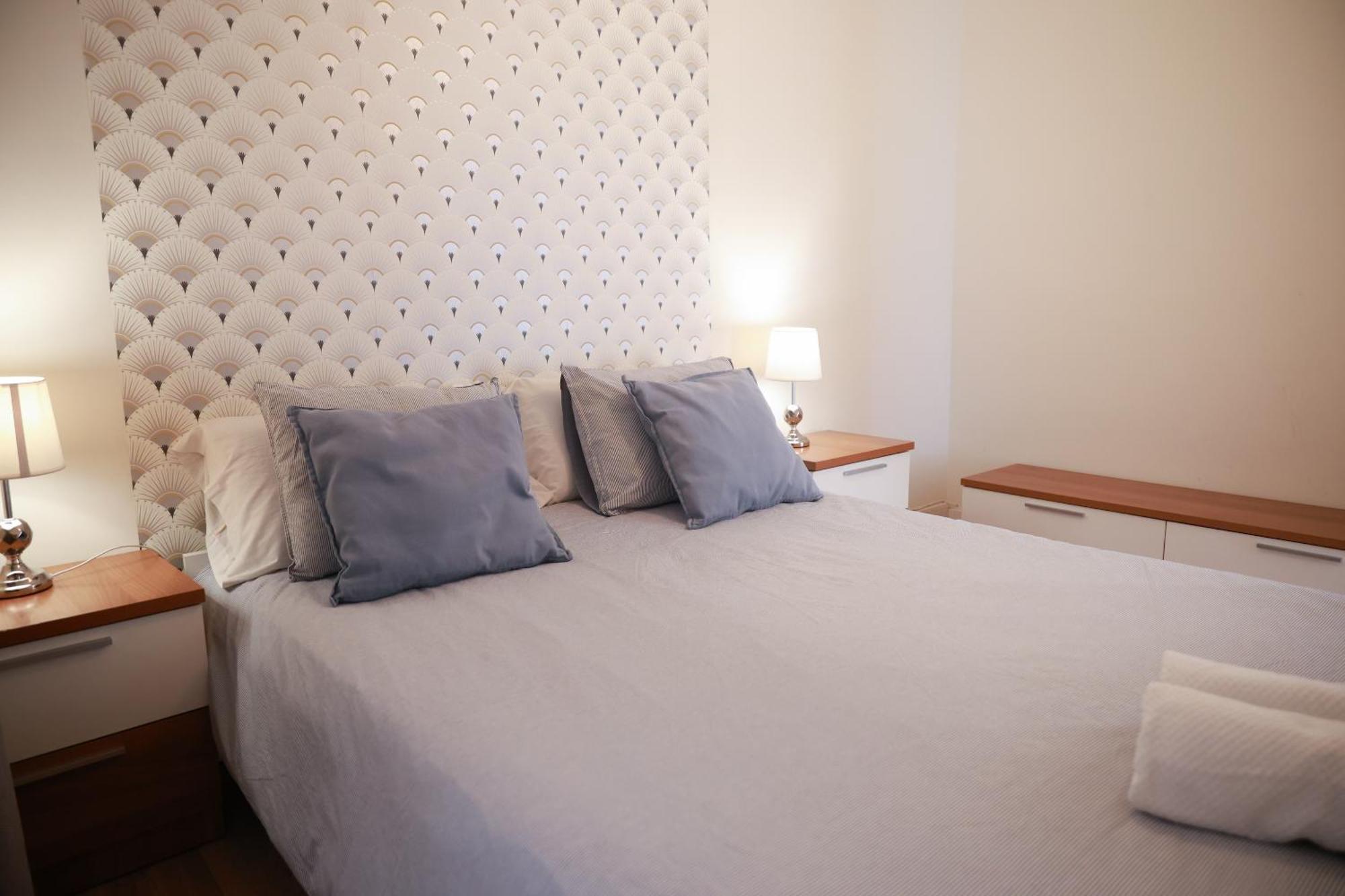 Amazing Sea And Sagrada Familia Views Homey Apartment Barcelona
