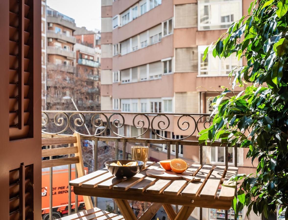 Tomini - 2 Bedrooms In Eixample Esquerra Apartment Barcelona