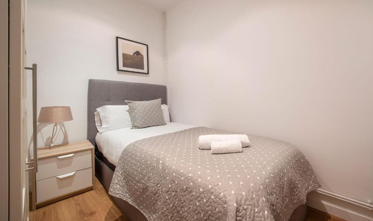 Apartment De Cuatro En Calle Aribau Stylish Barcelona