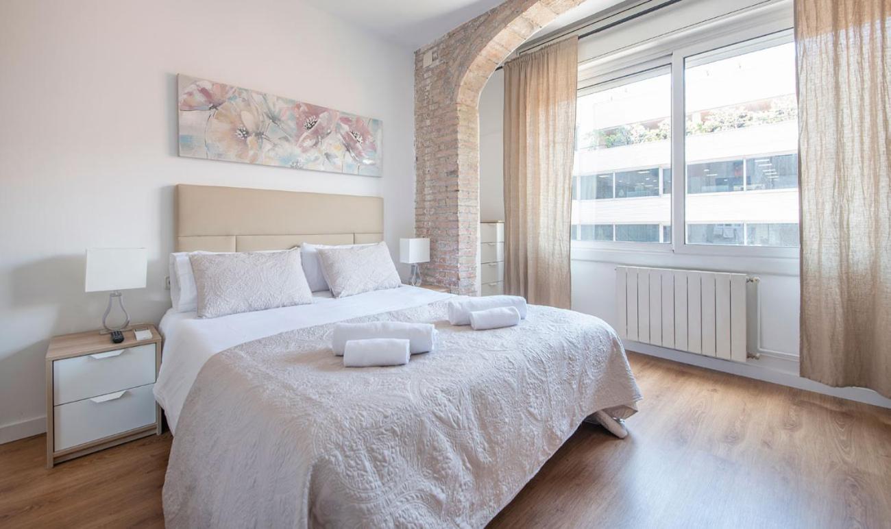 Apartment De Cuatro En Calle Aribau Stylish