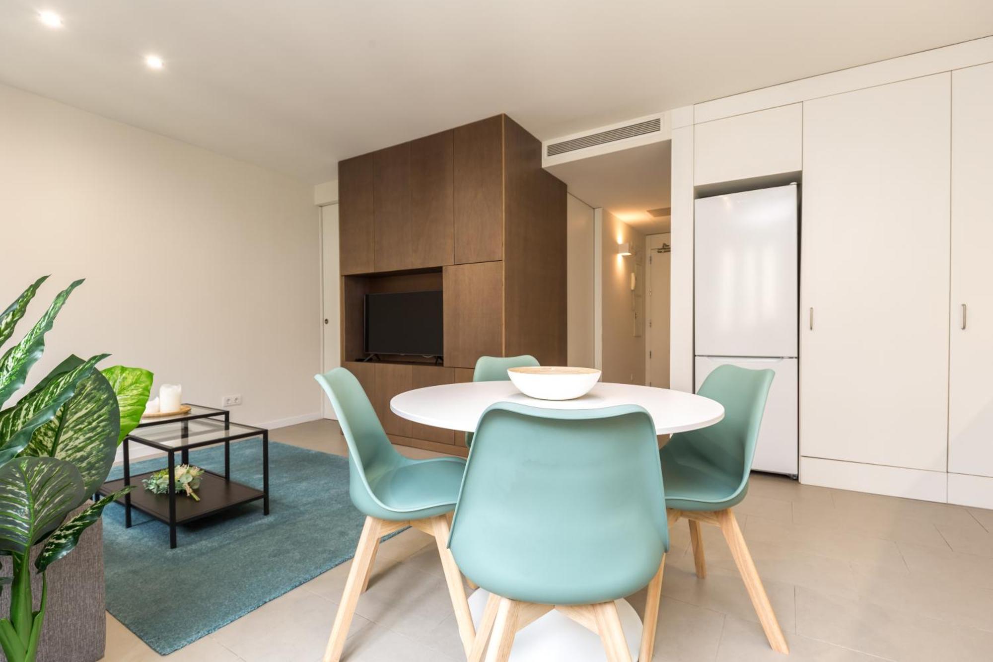 Let's Live Apartment *