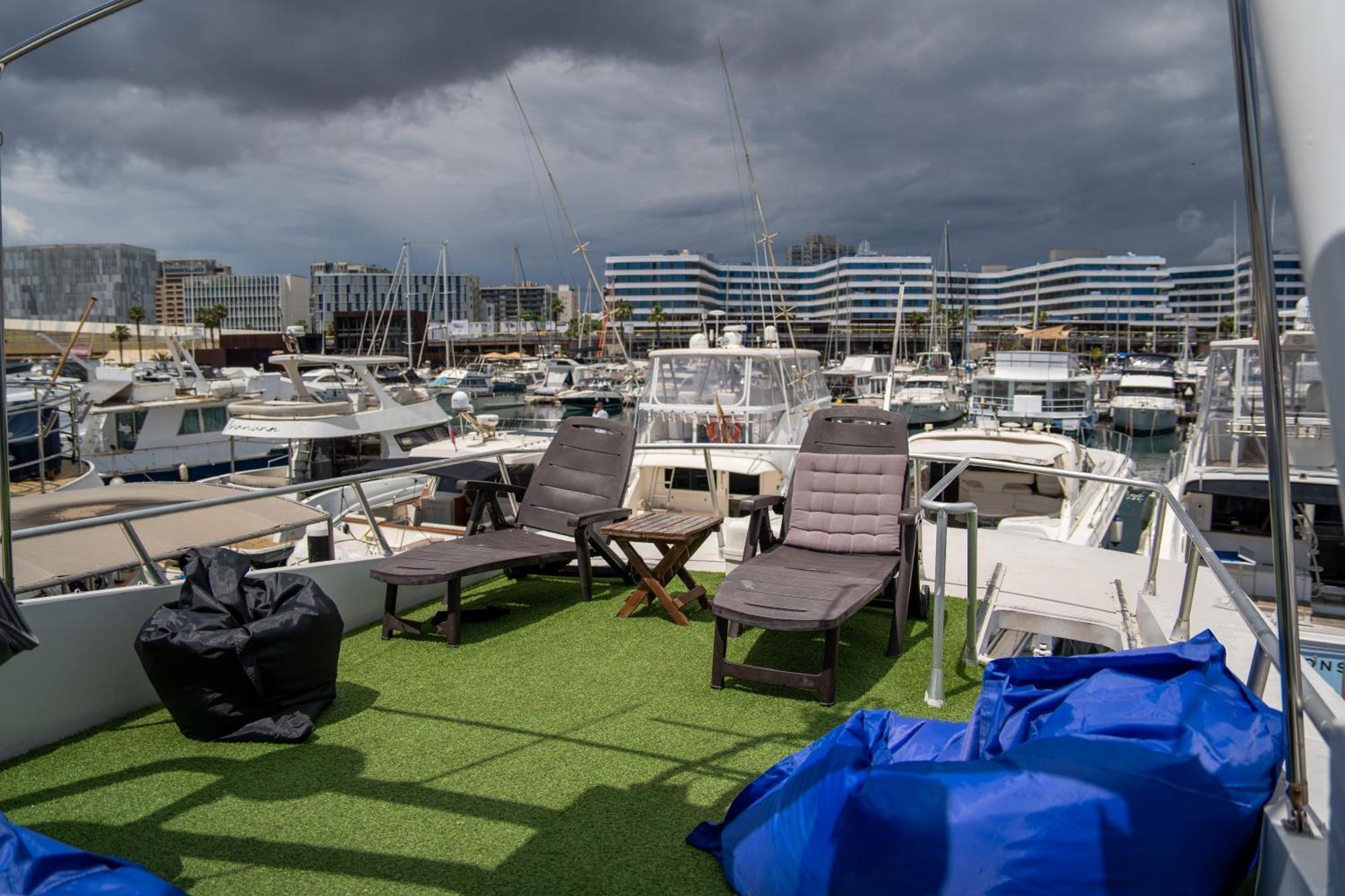 Hotel en barco Charter Boat *