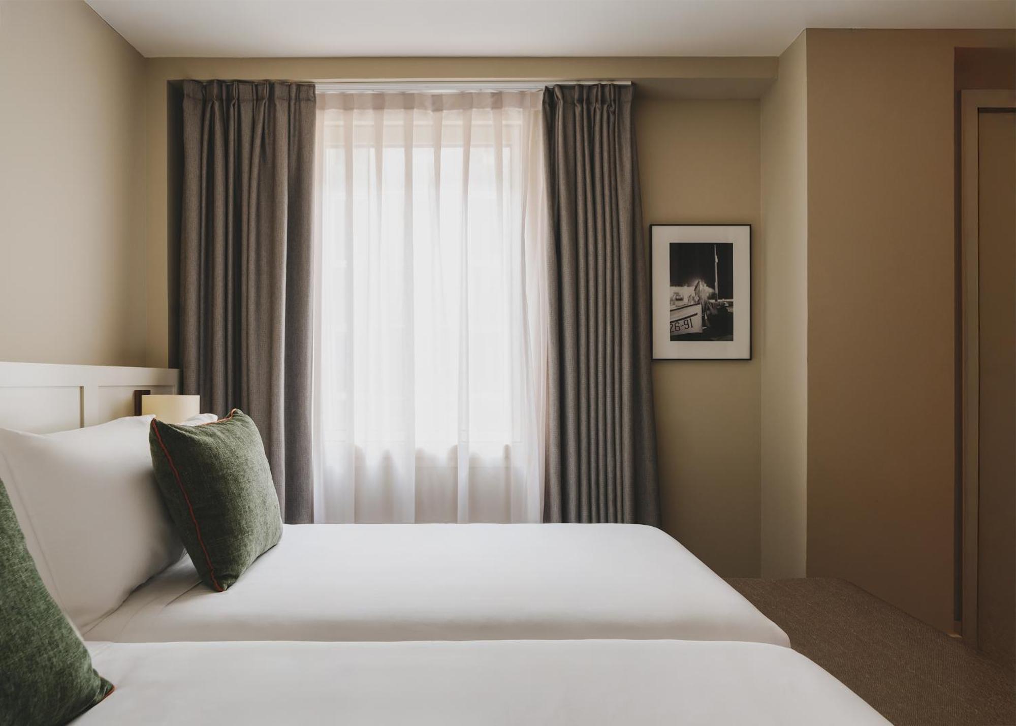 Gallery 4 Sup 4* Barcelona