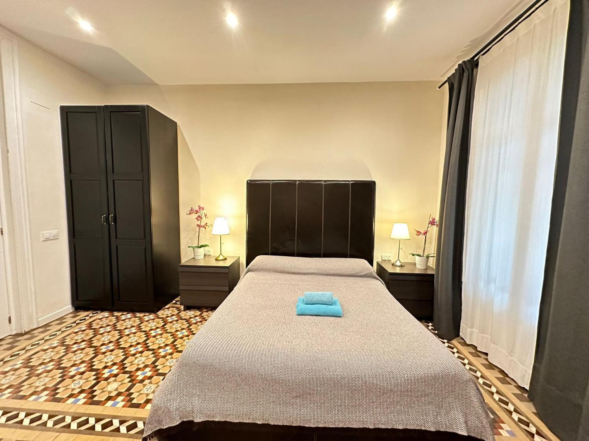 Bed & Breakfast On Balmes *