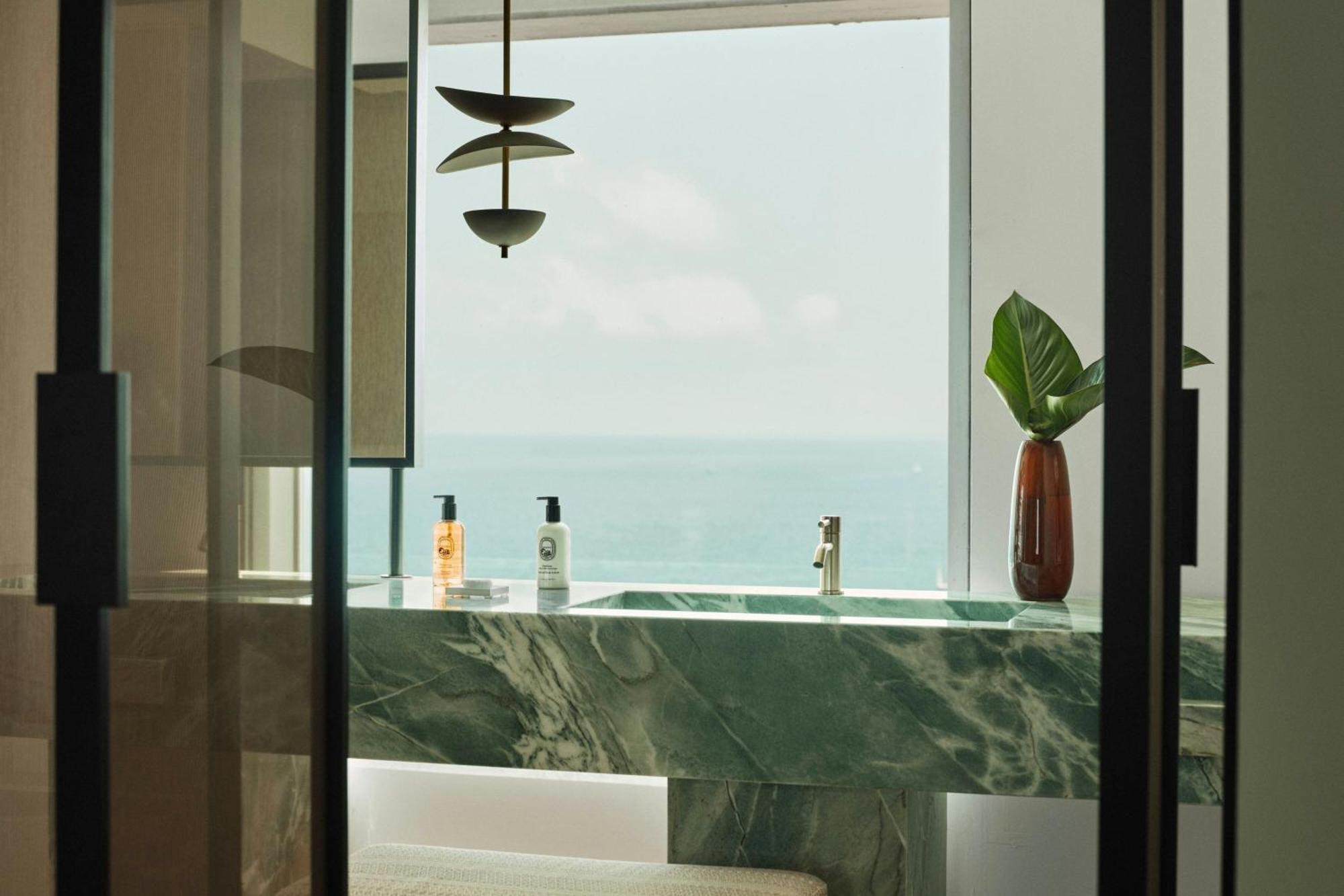 Arts Hotel 5*