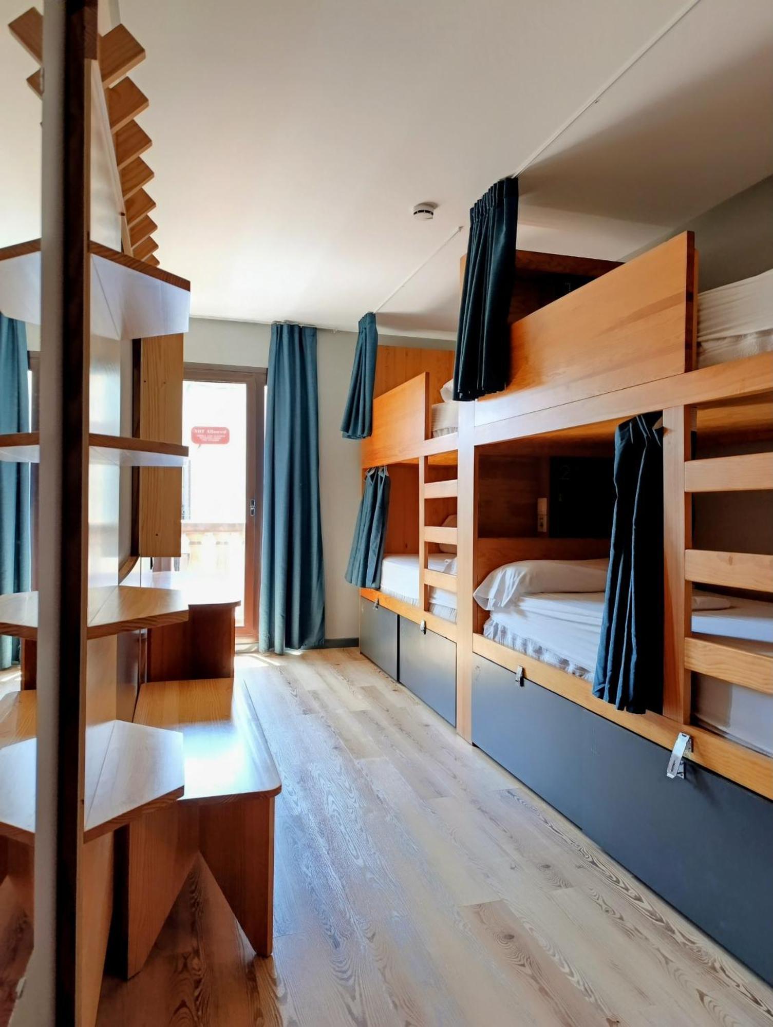 Yeah Hostel *