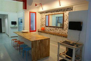 Hip Hostel *