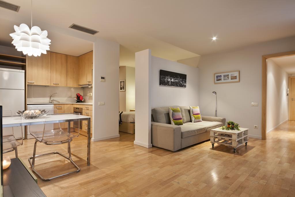Urquinaona Apartment