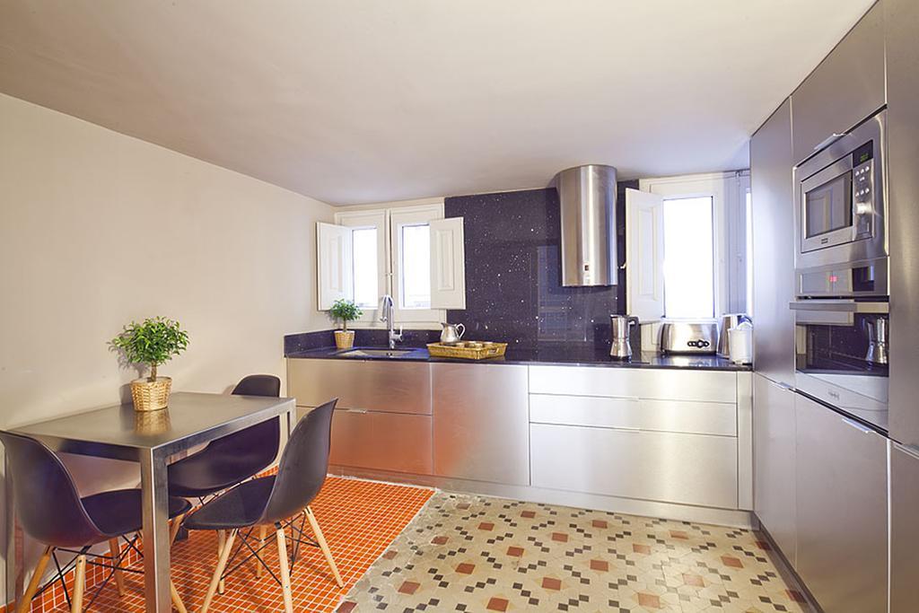 Apartment Rentals - Rambla De Catalunya Center
