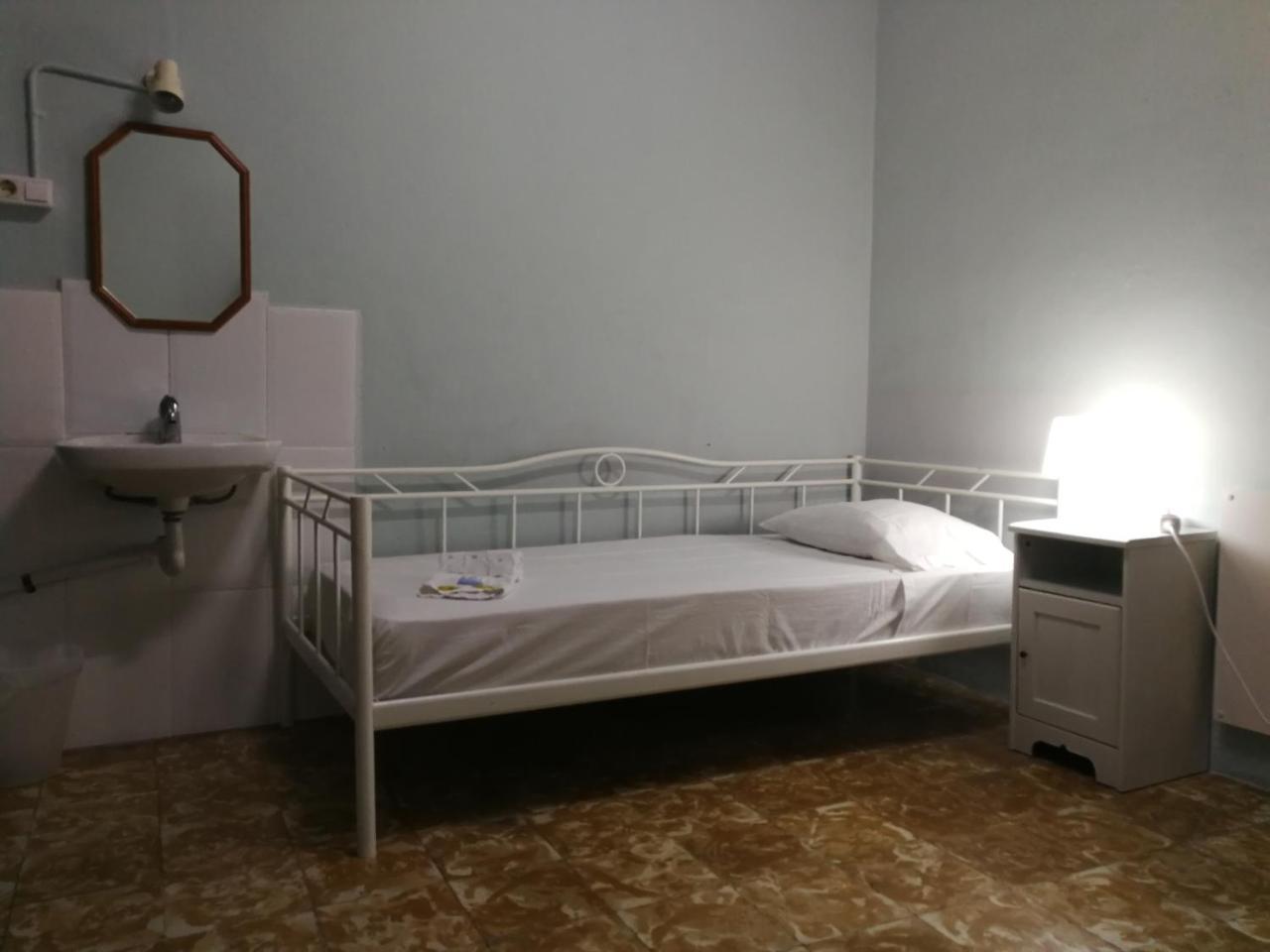 Guest house & Basic Ramblas 2*