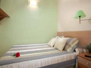 Felipe Ii Hostel Barcelona