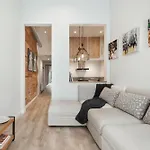 Art House Fira Apartments