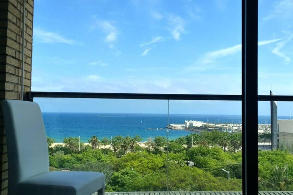 Apartment Sea Views & Skyline