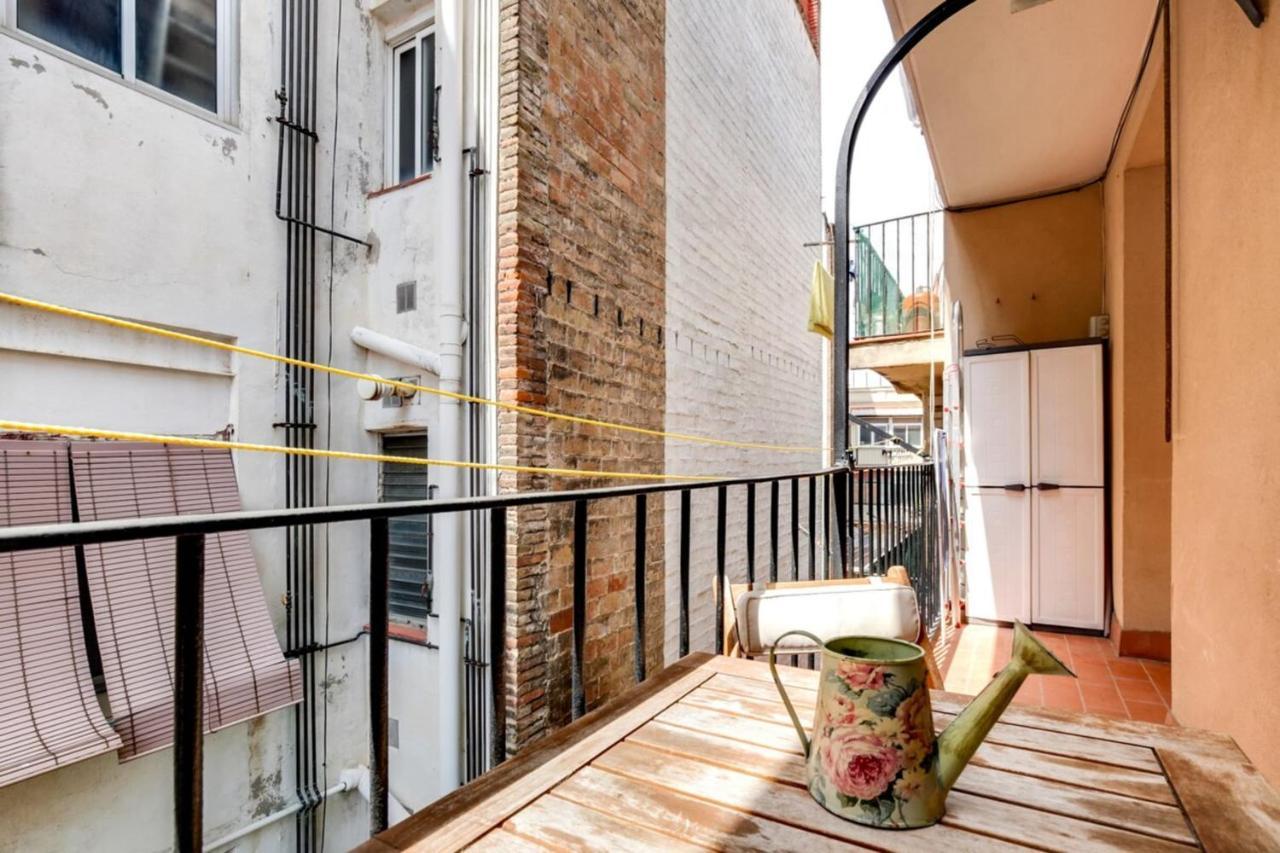 Modern 2 Bedroom Flat In Trendy Poble Sec Appartement Barcelona