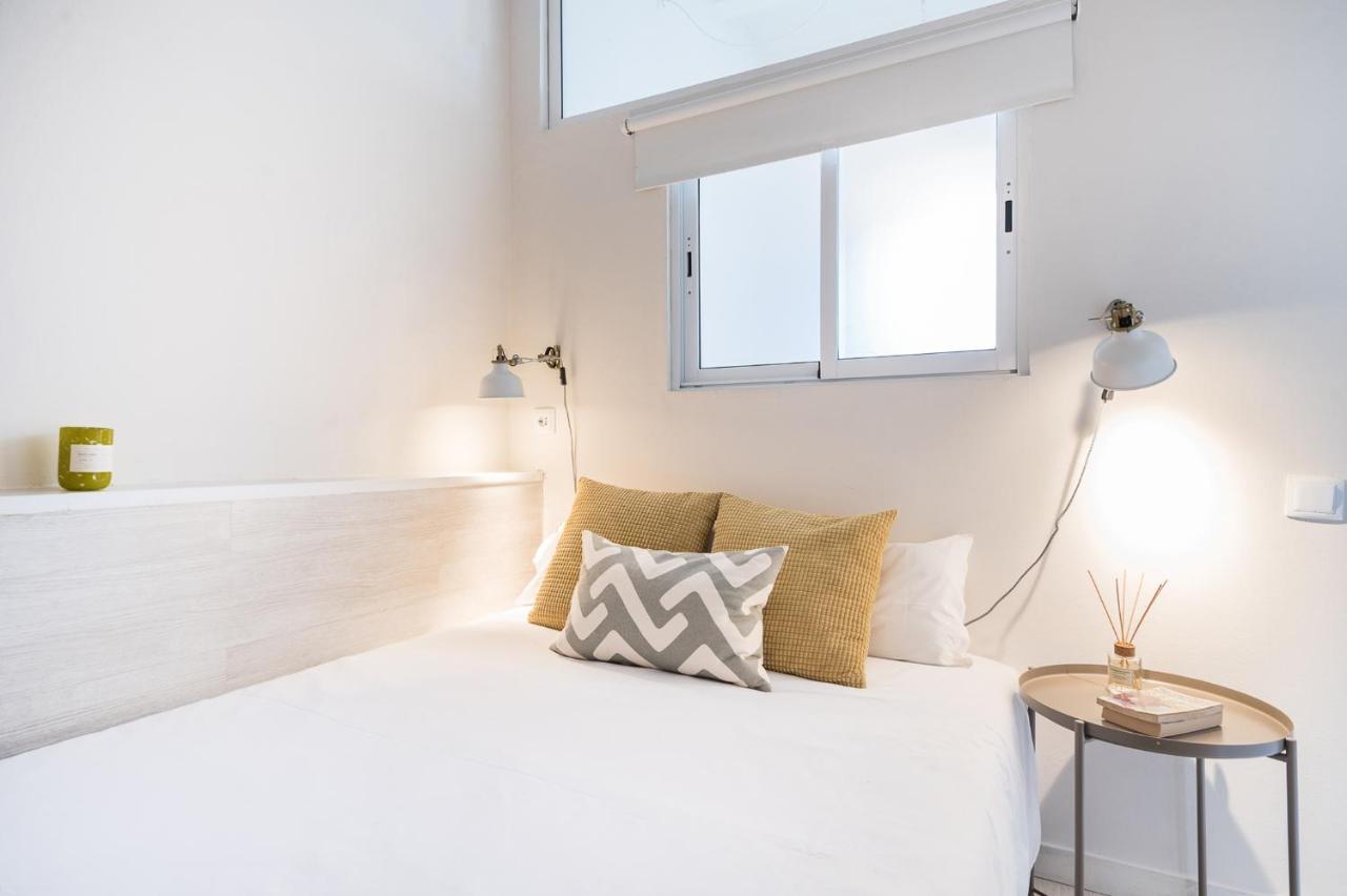 Cozy With Sunny Terrace In The Heart Of Gracia * Barcelone
