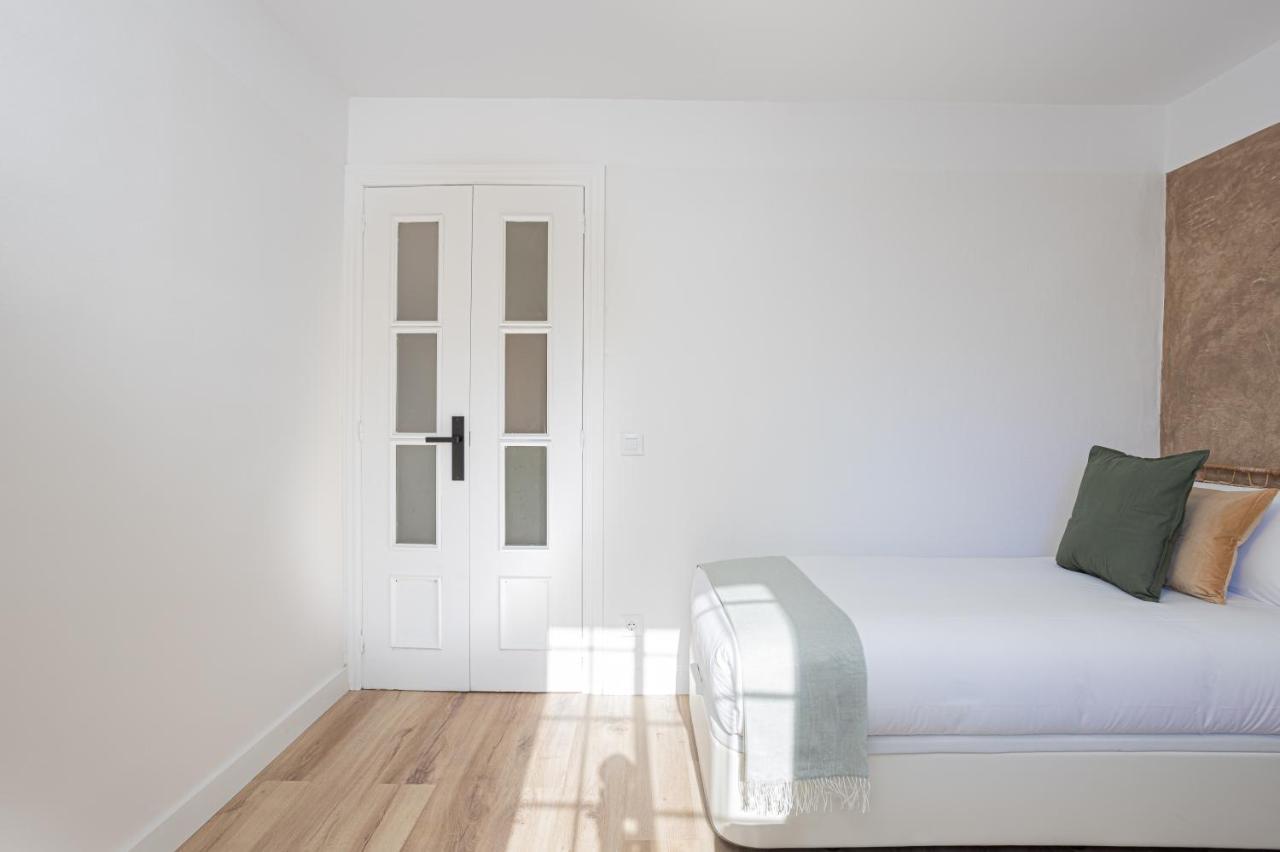 Walk To Ramblas Sun-filled&cozy Appartement
