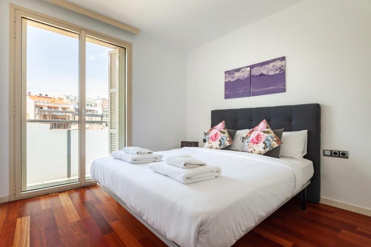 Placa Catalunya Modern 2bedroom With Balcony Apartment