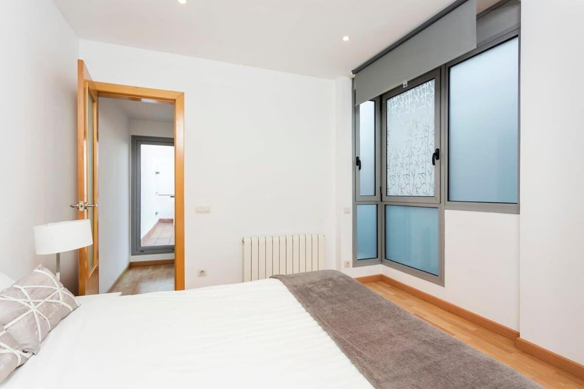 Spacious And Elegant 4 Bedroom With Private Terrace * Barcelone