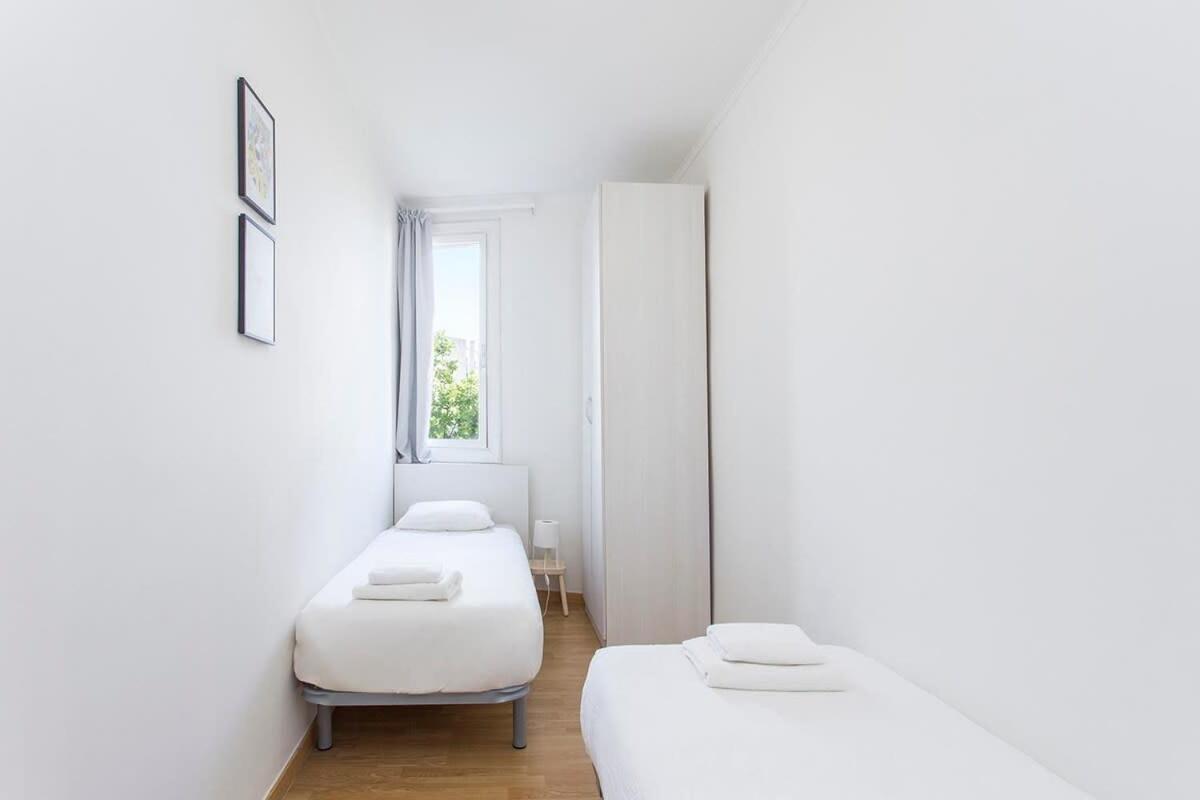 Sunny 3bd Only For Families In Poblenou Next To The Sea! Apartment Barcelona