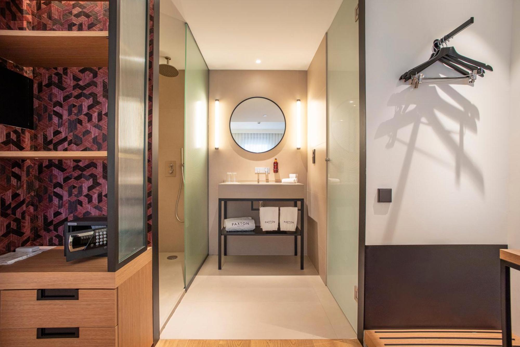 Paxton Hotel 4*