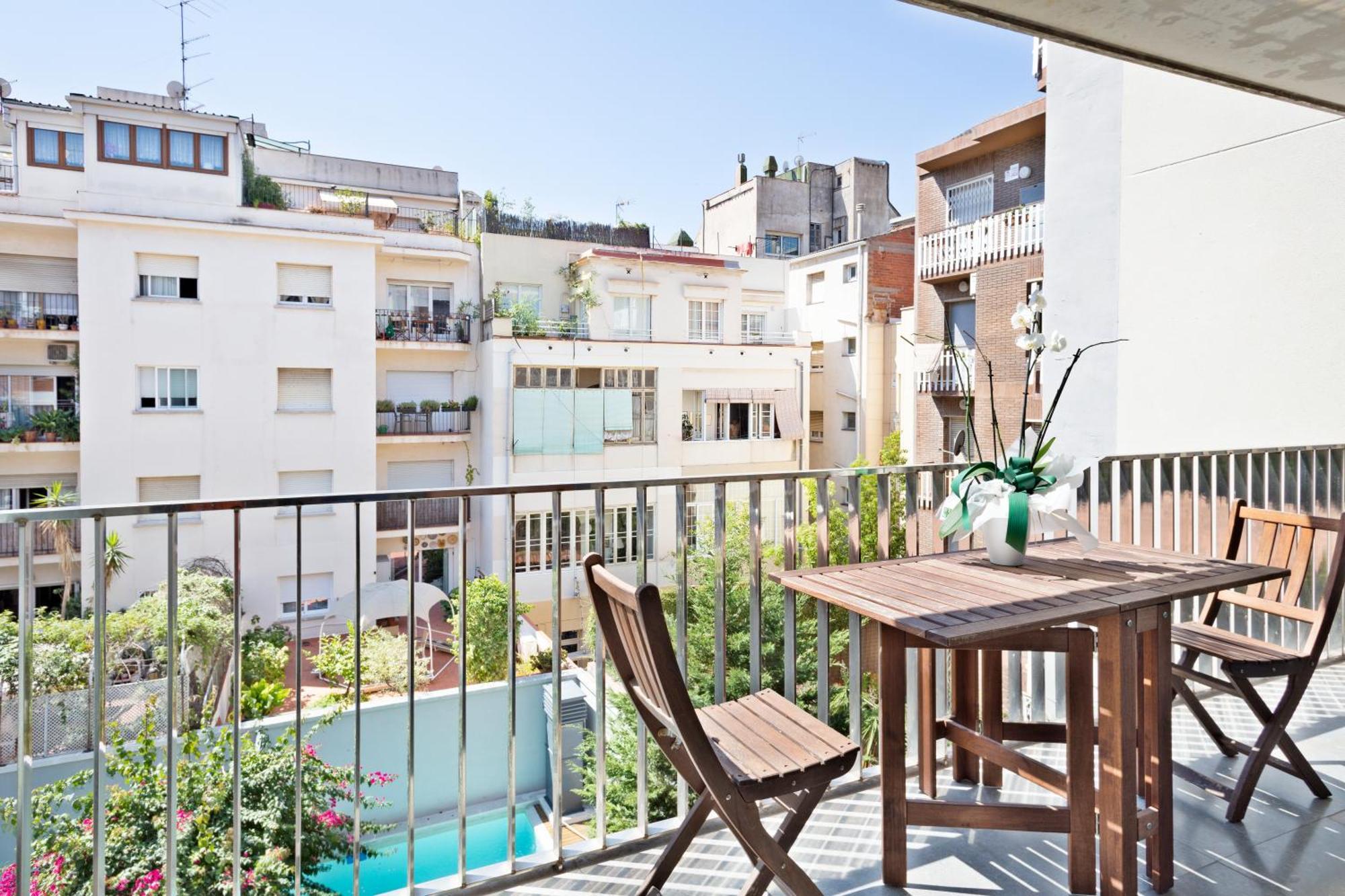 My Space Emirates - Executive With Private Balcony Apartment Barcelona