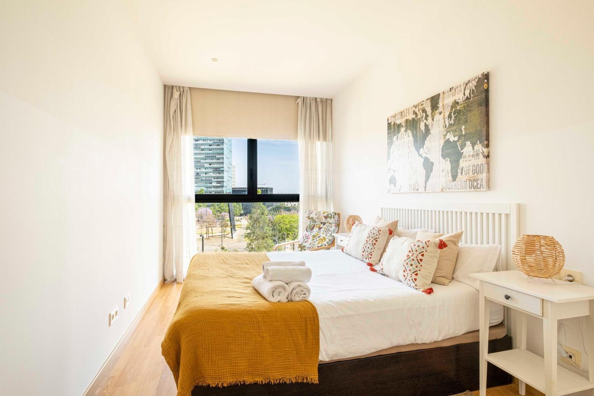 Apartment Duplex Fira Bcn And 15' From Bcn Center With Pool