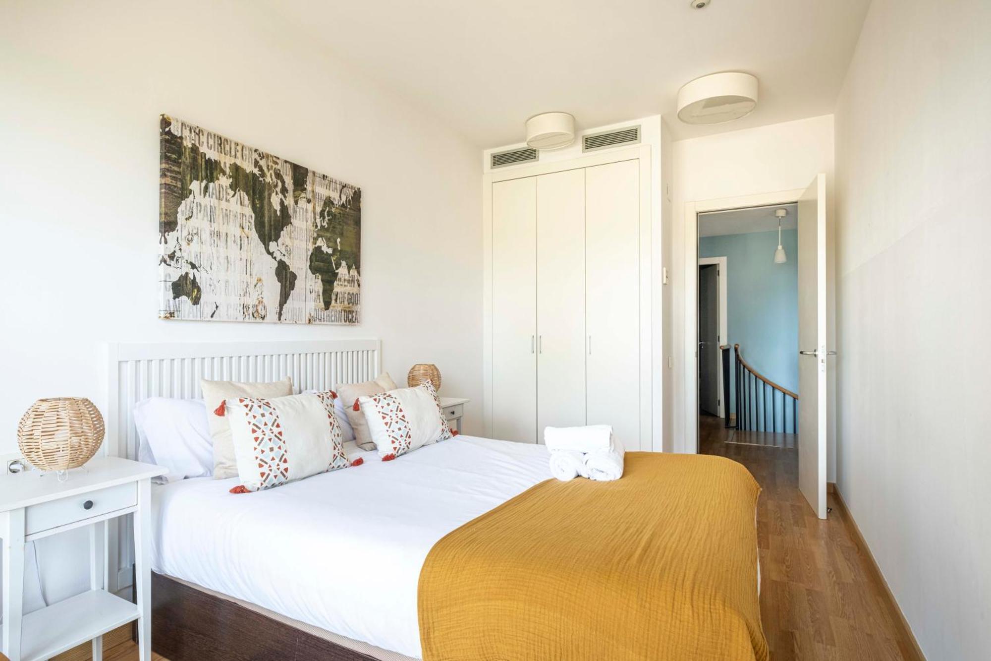 Apartment Duplex Fira Bcn And 15' From Bcn Center With Pool Barcelona