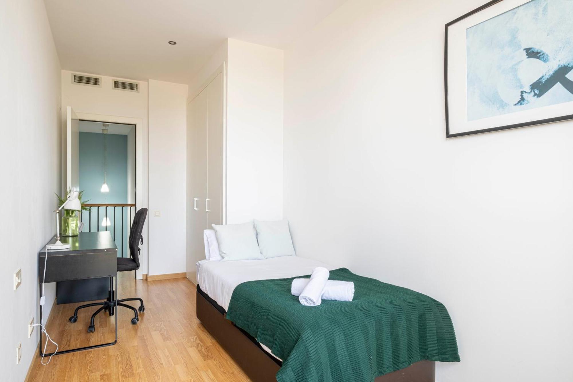 Duplex Fira Bcn And 15' From Bcn Center With Pool Apartment