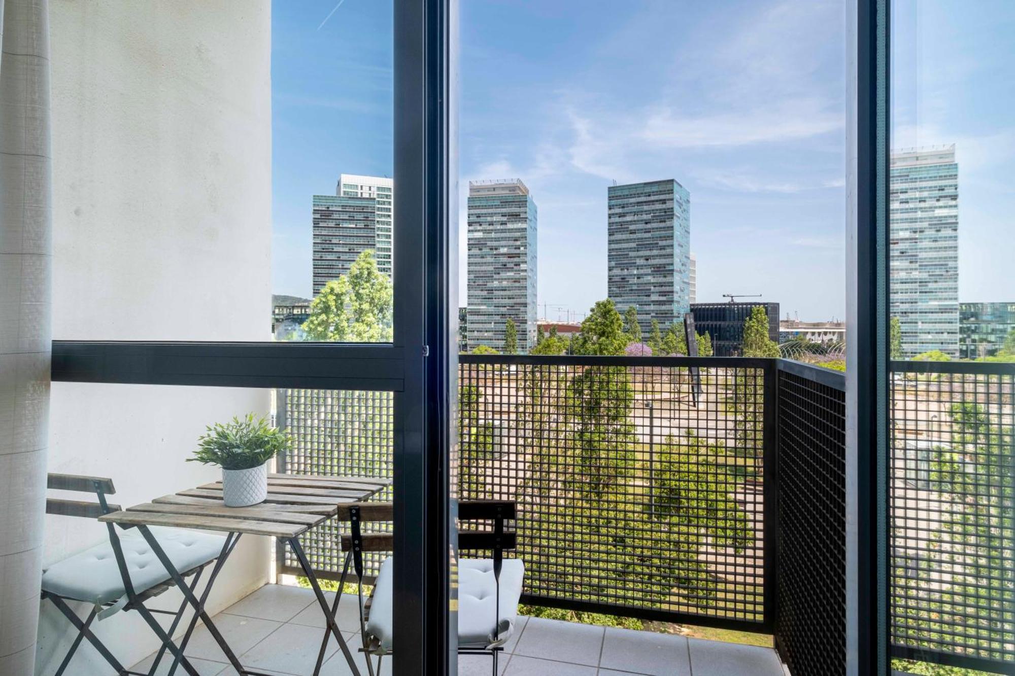 Apartment Duplex Fira Bcn And 15' From Bcn Center With Pool *