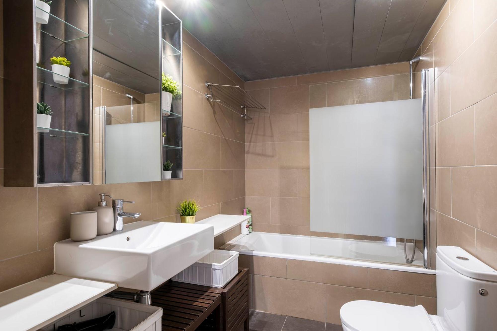 Duplex Fira Bcn And 15' From Bcn Center With Pool Apartment