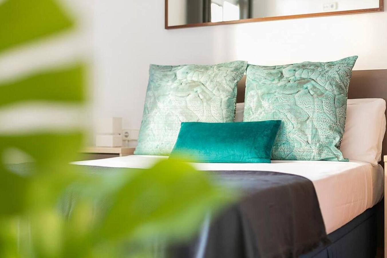Relax In A Chic In Sants Apartment Barcelona