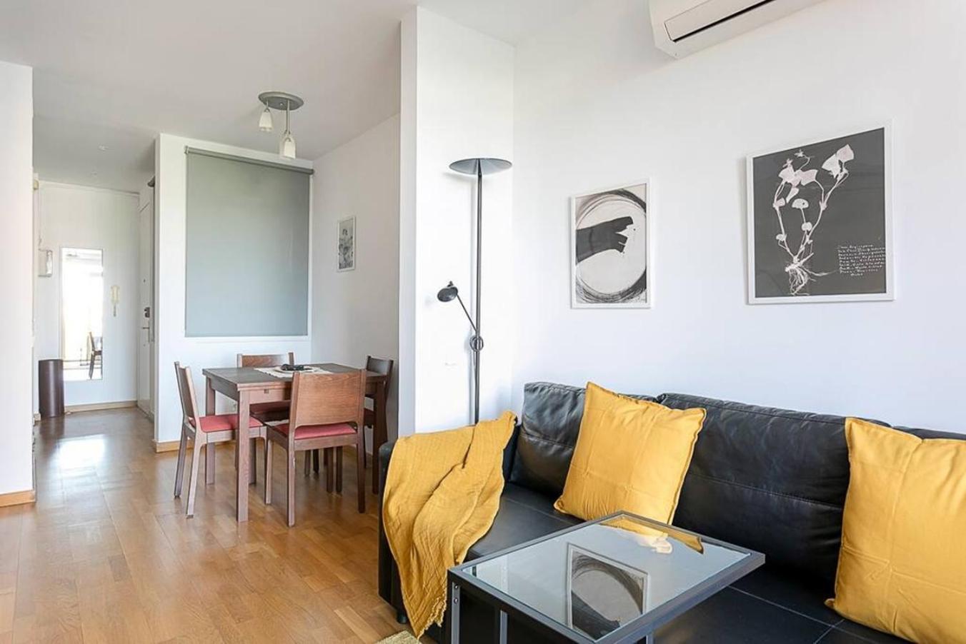 Relax In A Chic In Sants Apartment *
