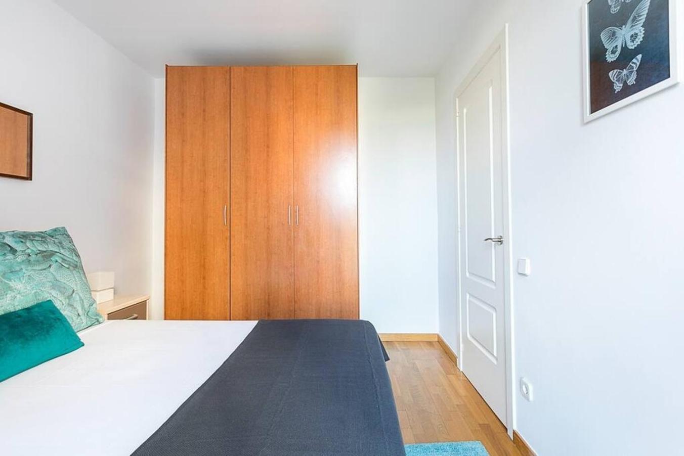 Relax In A Chic In Sants Apartment
