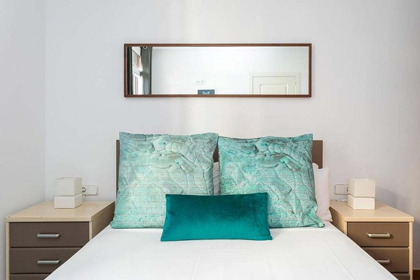 Relax In A Chic In Sants *