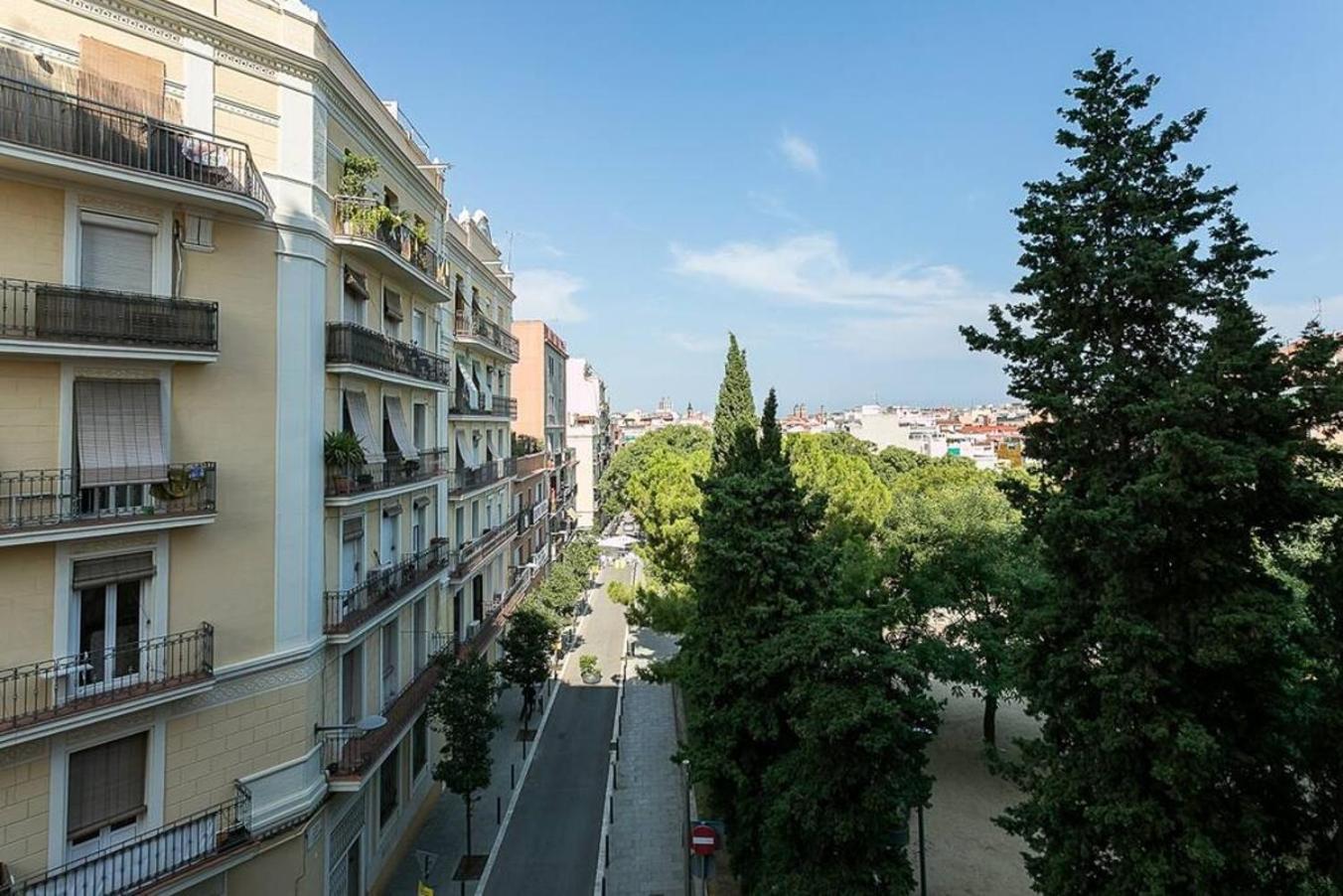 Relax In A Chic In Sants