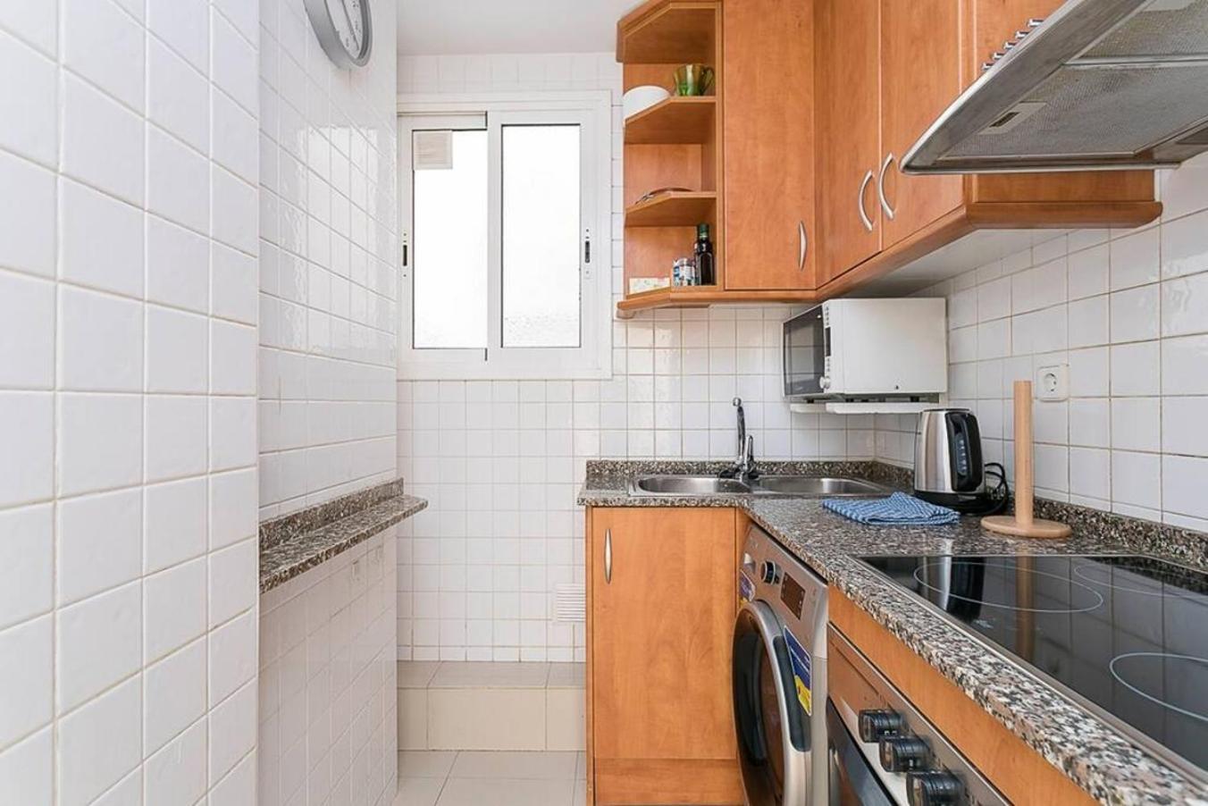 Relax In A Chic In Sants Apartment