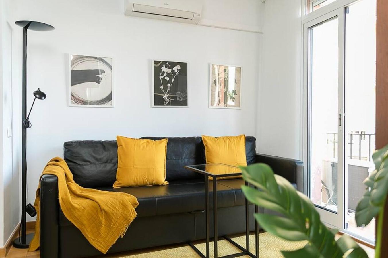 Relax In A Chic In Sants Apartment *