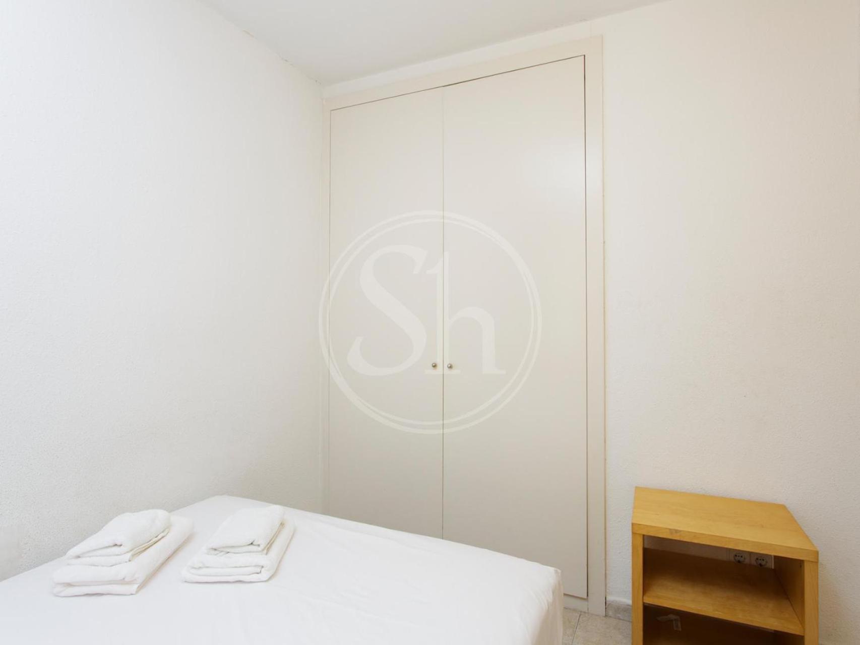 Luminescent Valencia Apartment *