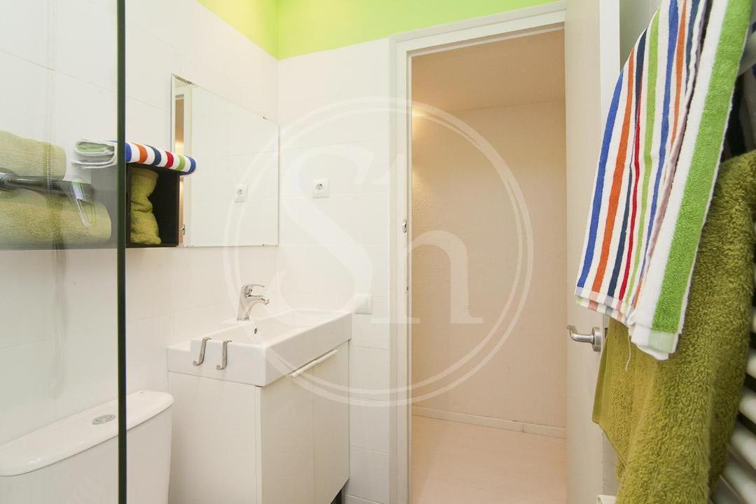 Borrell Apartment *