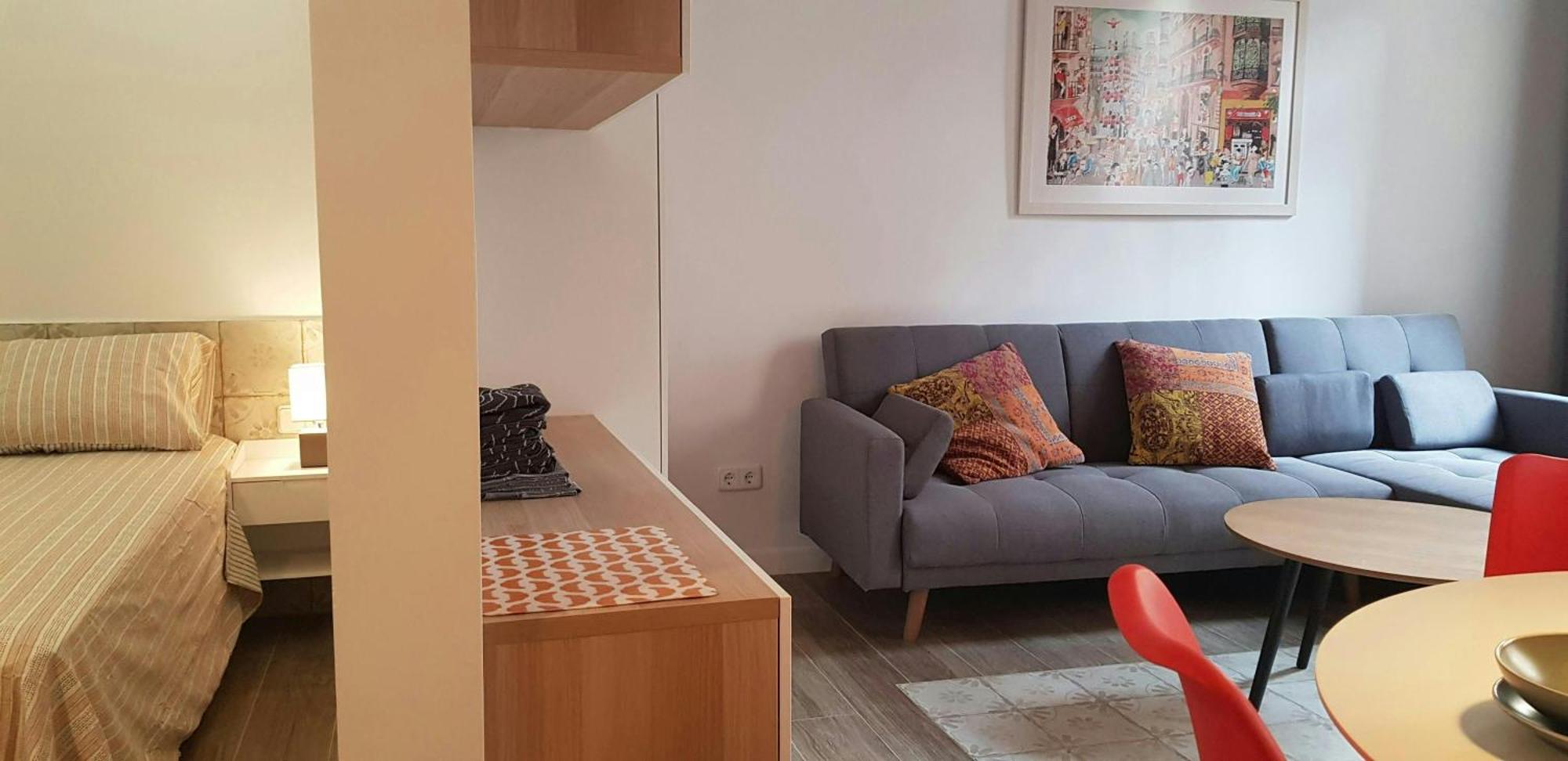 Apartment Sant Antoni 4 - Downtown Barcelona. Modern