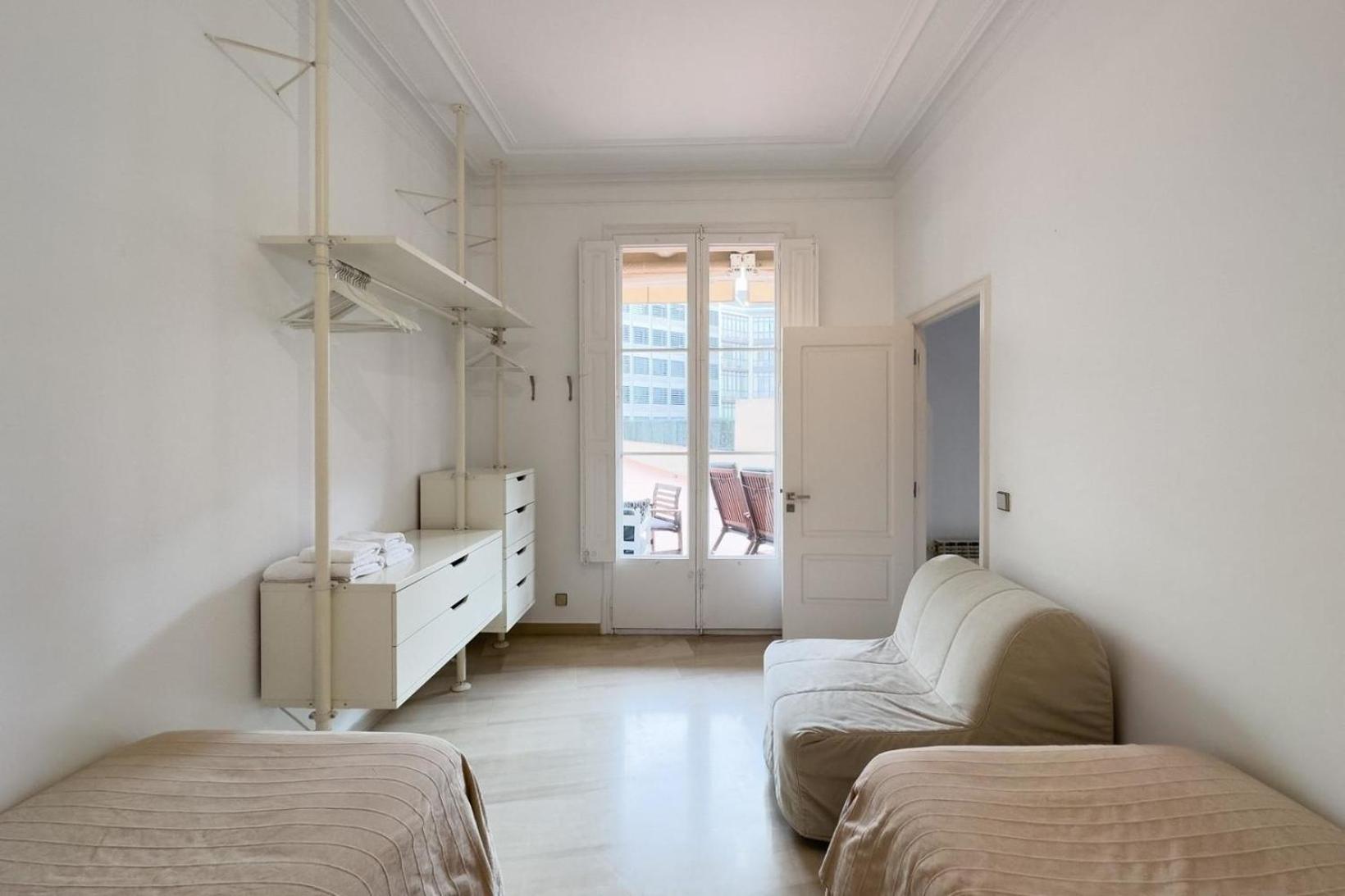 Apartment Fuer 5 Personen Ca 80 Qm In Barcelona-eixample, Costa Brava Costa Del Maresme *