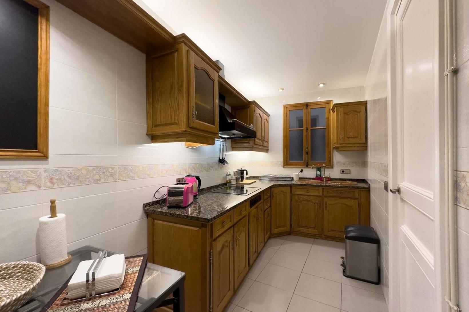 Fuer 5 Personen Ca 80 Qm In Barcelona-eixample, Costa Brava Costa Del Maresme Apartment Barcelona