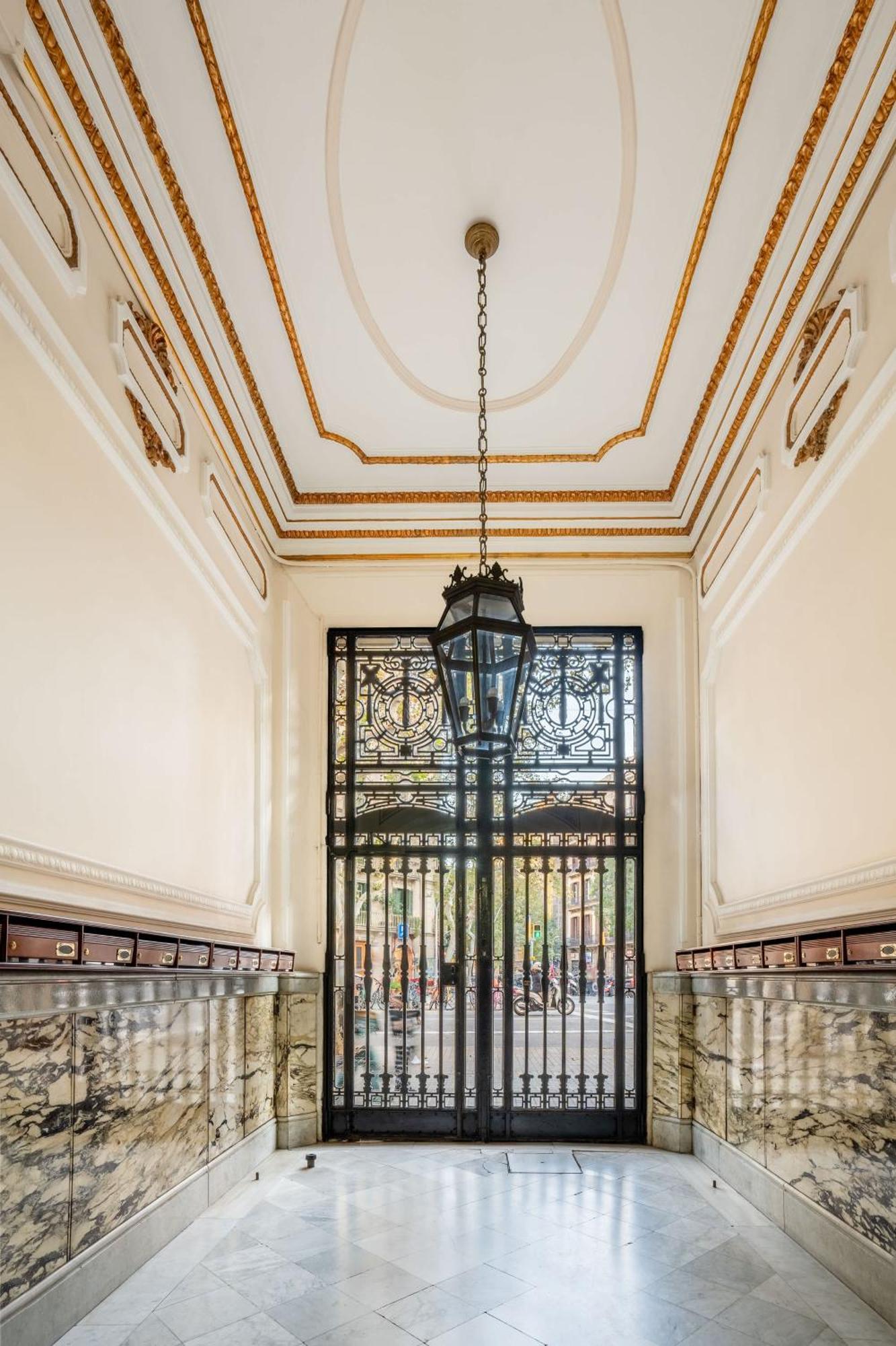 Apartment Plaza Urquinaona 3-bedroom Barcelona