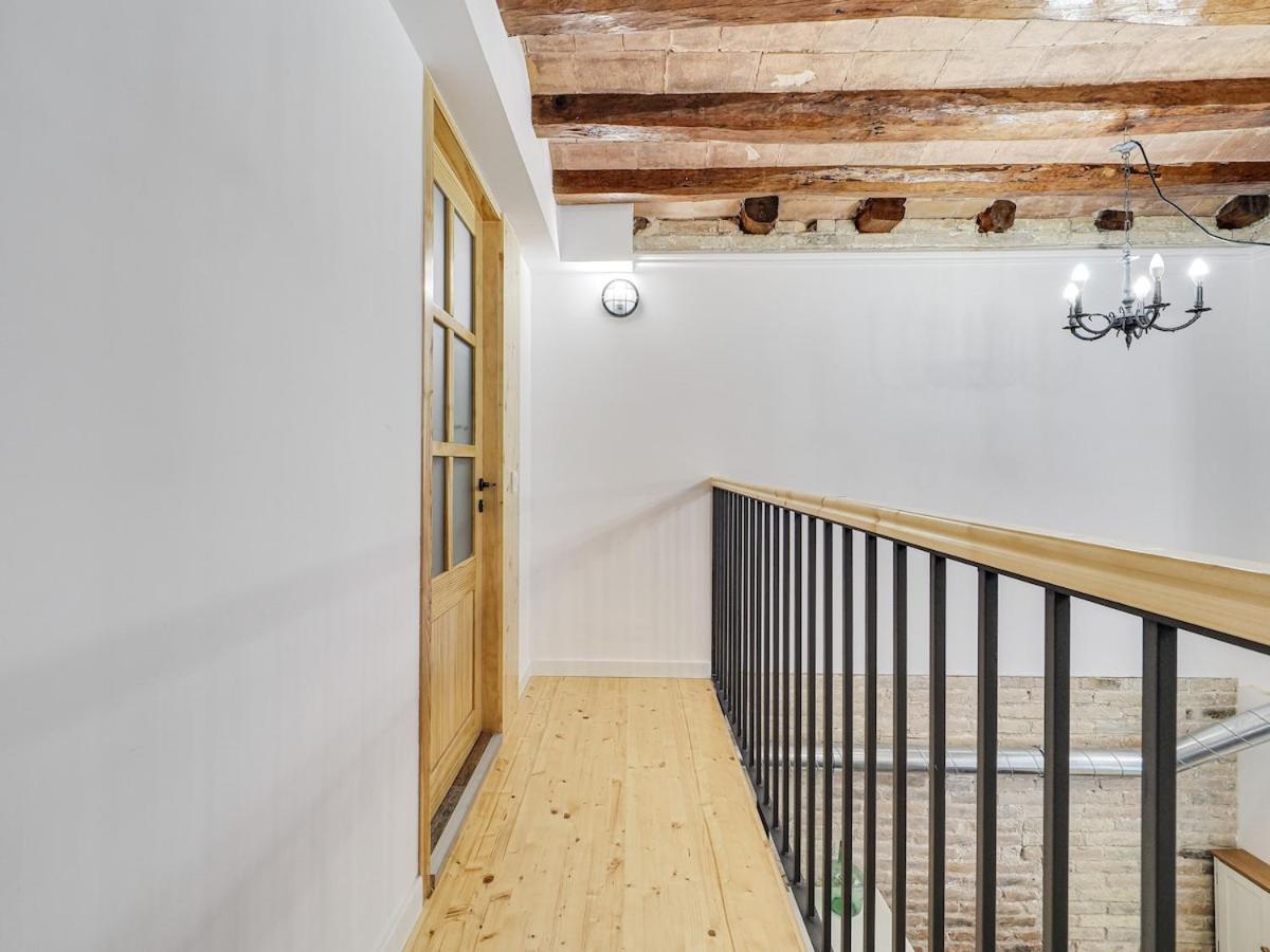 Concordia - Beautiful Flat, Spacious, 4 , 2 Bath Apartment *