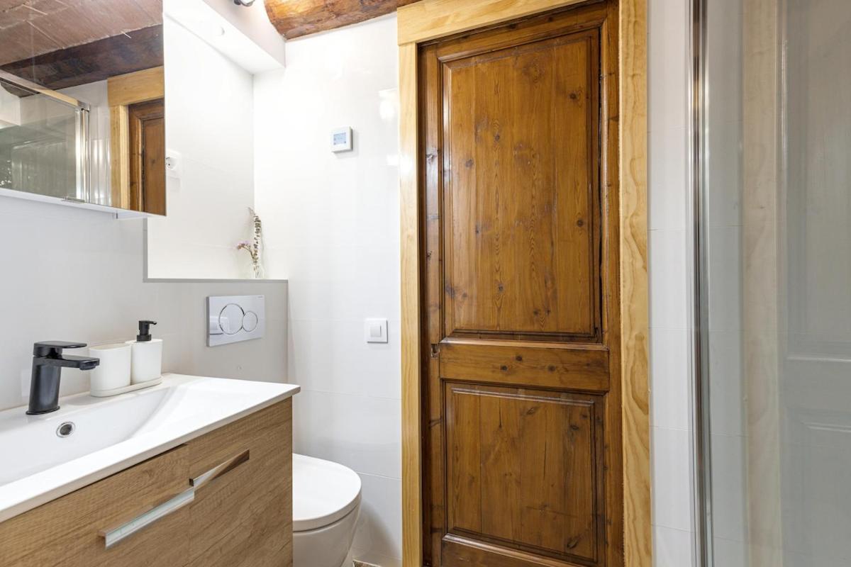 Concordia - Beautiful Flat, Spacious, 4 , 2 Bath Apartment Barcelona