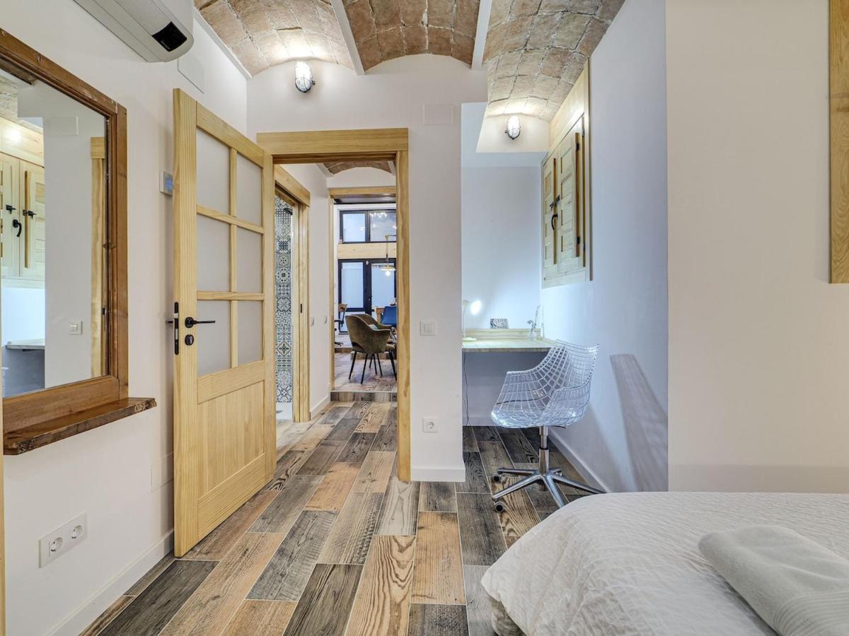 Concordia - Beautiful Flat, Spacious, 4 , 2 Bath Barcelona