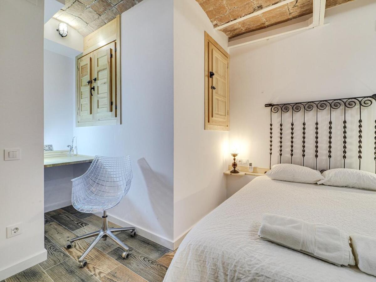Concordia - Beautiful Flat, Spacious, 4 , 2 Bath Apartment *