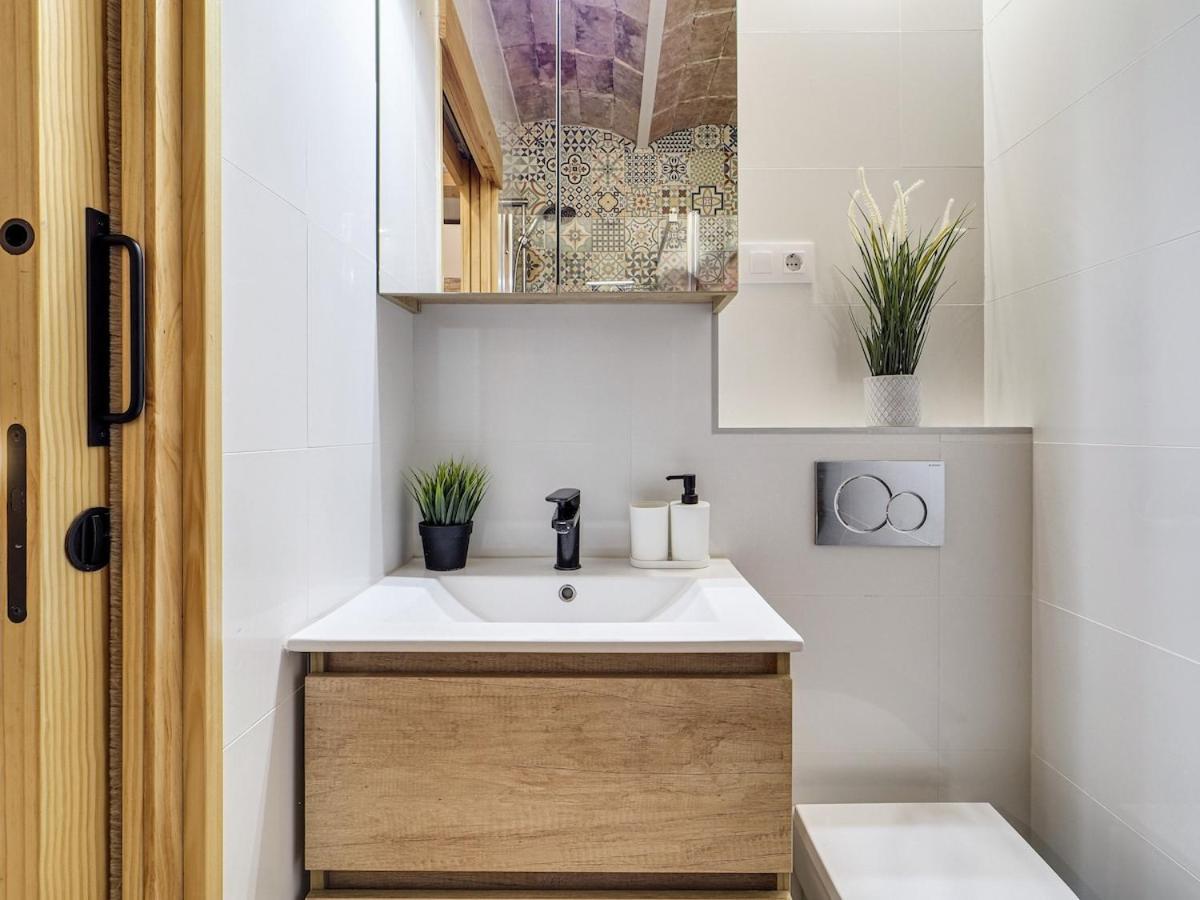 Concordia - Beautiful Flat, Spacious, 4 , 2 Bath * Barcelona