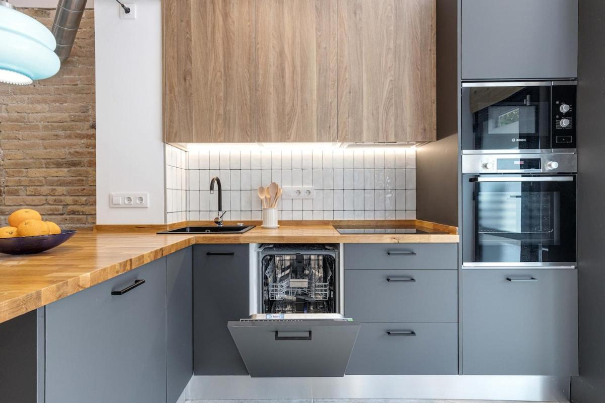 Concordia - Beautiful Flat, Spacious, 4 , 2 Bath * Barcelona
